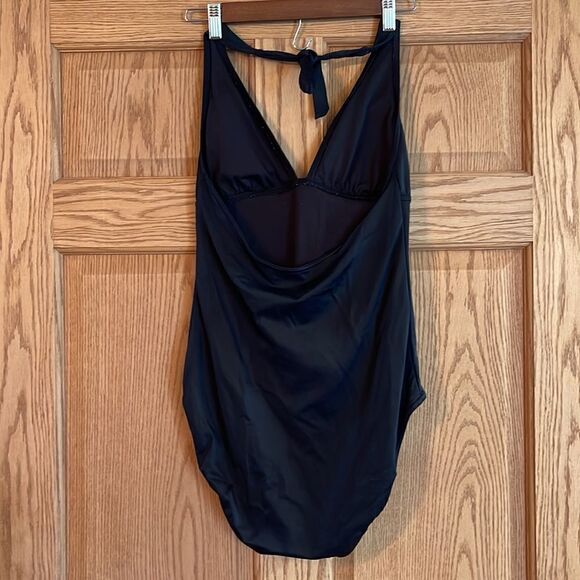 GAP Body One Piece Swimsuit - Picture 7 of 9